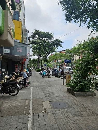 Bán Nhà  Mặt Phố Đào Tấn . DT 43 m2, Xây 7 Tầng , Kinh Doanh 24/24