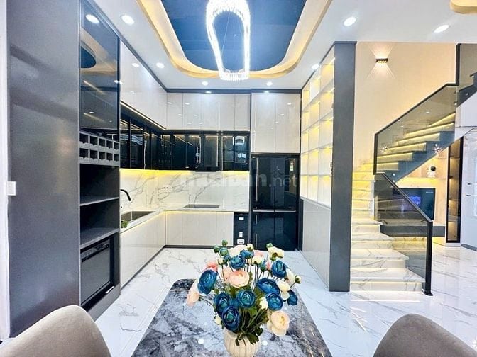 HOT.  BÁN NHÀ PHỐ MỚI XÂY 5x14 - 4 TẦNG - GARA OTO - 9T2 -GIÁP Q7 1KM