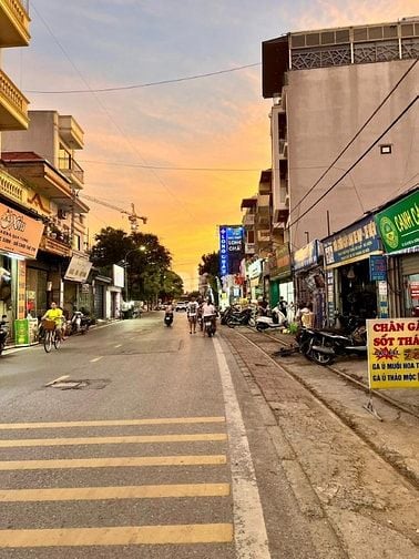 THƯỢNG THANH - DÂN XÂY ĐẸP - NỞ HẬU - DT 48M² - 4 PN RỘNG - HƠN 7 TỶ
