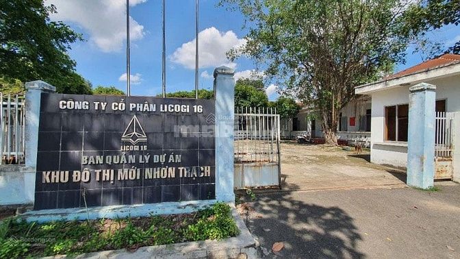 BÁN LÔ ĐẤT ĐỐI DIỆN C.VIÊN,TR.HỌC GIÁ CỰC KỲ RẺ 13tr/m2. LONG TÂN CITY