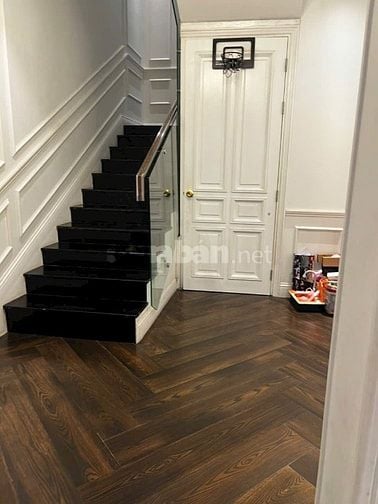 Tôi cần bán căn BT, mặt phố Tô Ngọc Vân, Q Tây Hồ, Dt  250 m x 6 T, 