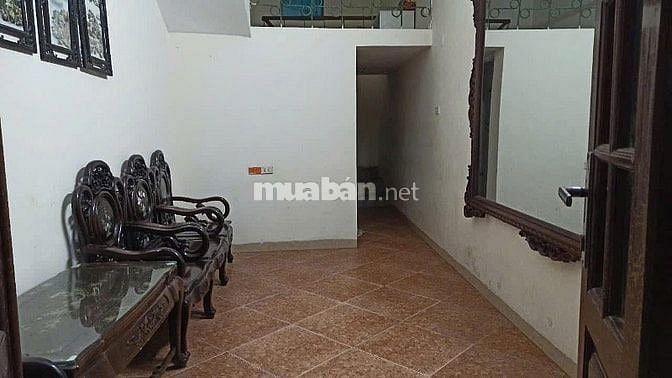 Chính chủ cho thuê cả nhà Quận Đống Đa, DT 35m2 x 3 tầng