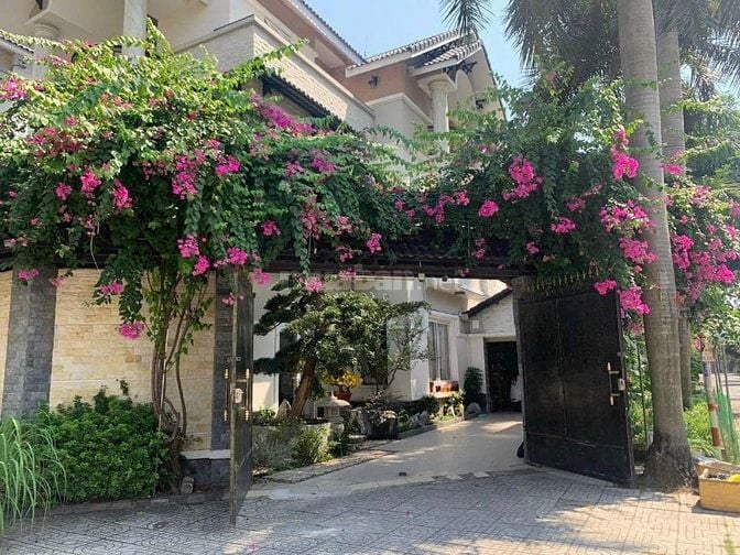 Biệt thự gốc 2 MT khu Aeon Tên Lửa 12x20,3.5 tấm full nội thất