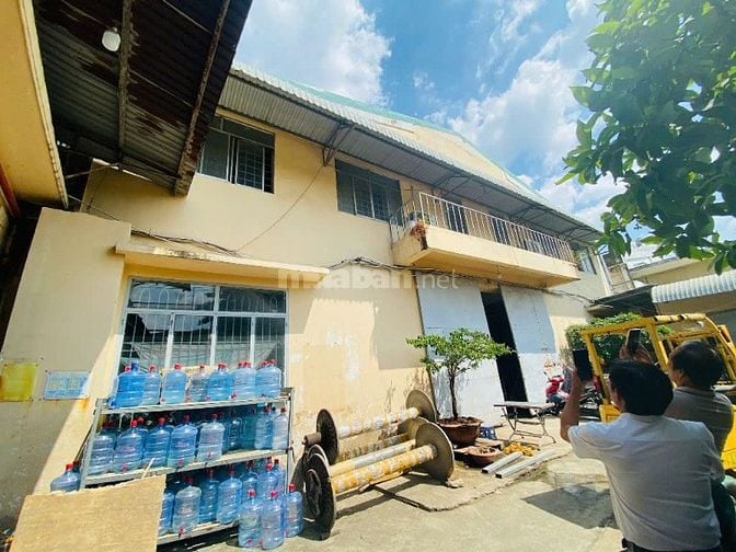 Cho thuê xưởng may 2300m2 Nguyễn Văn Quá, ĐHT Quận 12, 186 triệu