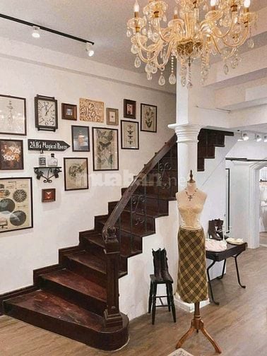 Cho thuê villa nhỏ đường Trần Hữu Trang, Phường 10, Quận Phú Nhuận