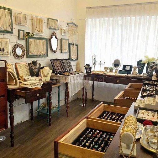 Cho thuê villa nhỏ đường Trần Hữu Trang, Phường 10, Quận Phú Nhuận