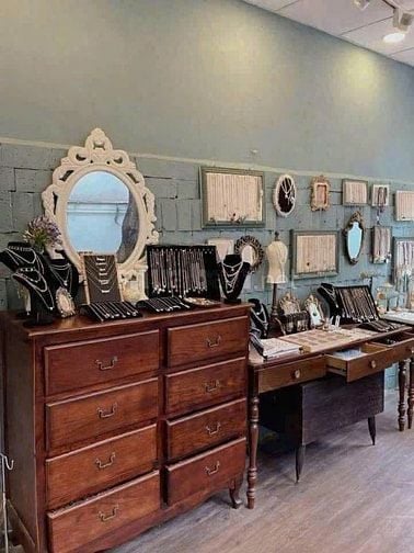 Cho thuê villa nhỏ đường Trần Hữu Trang, Phường 10, Quận Phú Nhuận