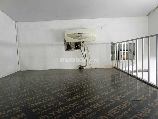 Cho thuê nhà ở lâu dài nhà 30m2 co gác xép ngo 615 Nguyễn Văn Cừ