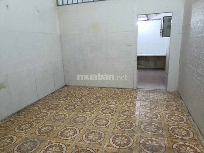 Cho thuê nhà ở lâu dài nhà 30m2 co gác xép ngo 615 Nguyễn Văn Cừ