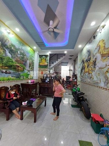Cho thuê nhà mặt tiền hẽm 4PN - 216 m2