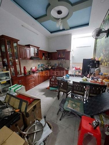 Cho thuê nhà mặt tiền hẽm 4PN - 216 m2