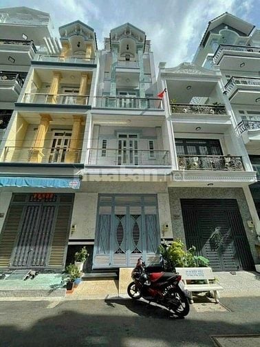 Cho thuê nhà mặt tiền hẽm 4PN - 216 m2