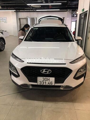 Cần bán Hyundai Kona 2021 – màu trắng