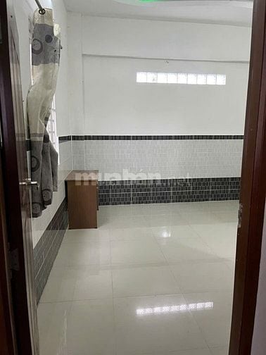 Cho thuê nhà hẻm xe tải lớn 66/... Hùng Vương, Phường 1, Quận  10