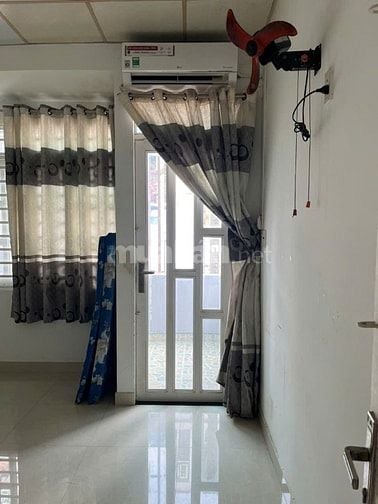 Cho thuê nhà hẻm xe tải lớn 66/... Hùng Vương, Phường 1, Quận  10