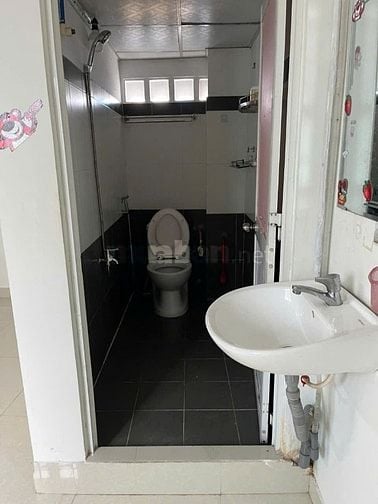 Cho thuê nhà hẻm xe tải lớn 66/... Hùng Vương, Phường 1, Quận  10