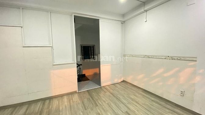Nhà cho thuê nguyên căn Bùi Đình Tuý Bình Thạnh hẻm xe hơi