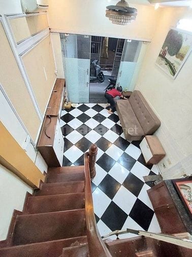 Bán Nhà-Lô Góc-Mặt Ngõ Thông-Phố Nguyễn Cao-DT 21/26m² x 5Tầng-Hơn 5Tỷ