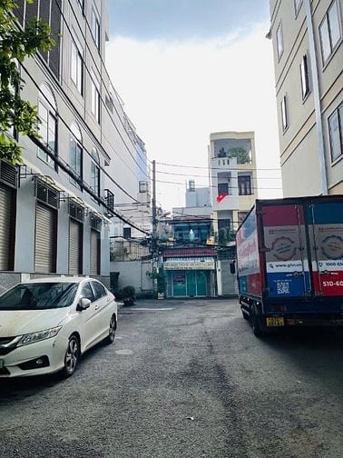 Bán NHÀ PHỐ CỔ ĐIỂN CAO CẤP – 2 MẶT TIỀN OTO – Tiện Kinh Doanh. P5.GV