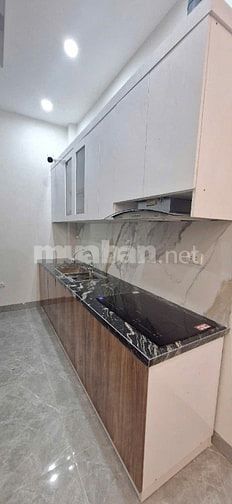 Cho thuê nhà mới tinh Hồ Tùng Mậu: 40m2, 5 tầng, full nội thất, 13tr