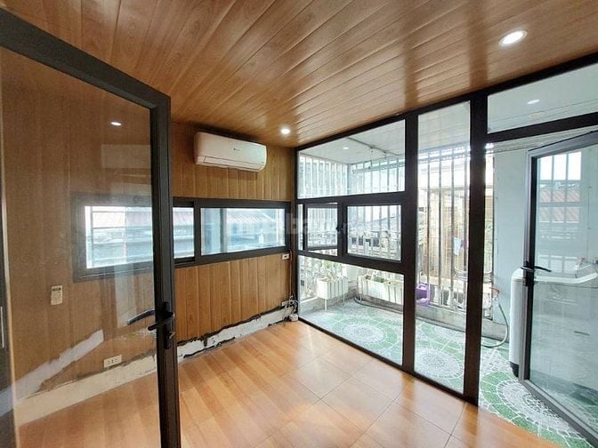Bán Nhà-Lô Góc-Mặt Ngõ Thông-Phố Nguyễn Cao-DT 21/26m² x 5Tầng-Hơn 5Tỷ