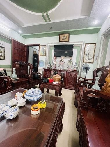 NGUYỄN HỒNG ĐÀO - HẺM 8M - DT 4.8m x 16m - GẦN MẶT TIỀN
