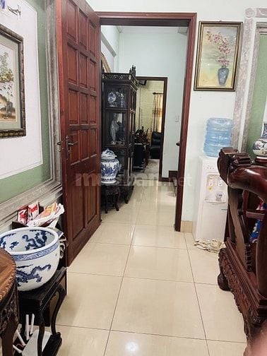 NGUYỄN HỒNG ĐÀO - HẺM 8M - DT 4.8m x 16m - GẦN MẶT TIỀN