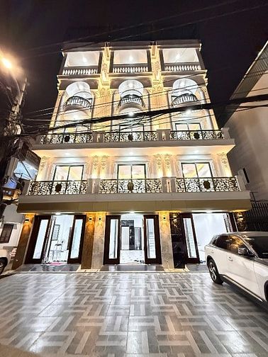 🏡 BÁN NHÀ MỚI TINH – THANG MÁY – Ô TÔ VÀO TẬN NHÀ 📍 Phường Long Biên