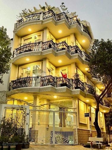 KHUÔN ĐẤT Hiếm xây CHDV Trần Bình Trọng, Q. 5. 200m2 (10.5 x 20m, NH)