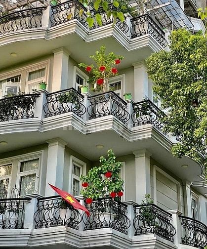 KHUÔN ĐẤT Hiếm xây CHDV Trần Bình Trọng, Q. 5. 200m2 (10.5 x 20m, NH)
