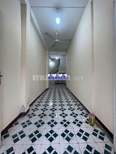 Cho thuê nhà hẻm 6m(XH) Hòa Hưng, P.12, Q.10 giá 10tr.