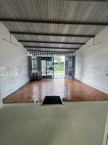 Bán gấp căn nhà cấp 4 ở Đ. Số 99 , Tân Phú Trung 100m2 SHR giá 800tr