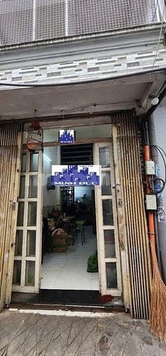 Cho thuê nhà hẻm 6m(XH) Hòa Hưng, P.12, Q.10 giá 10tr.