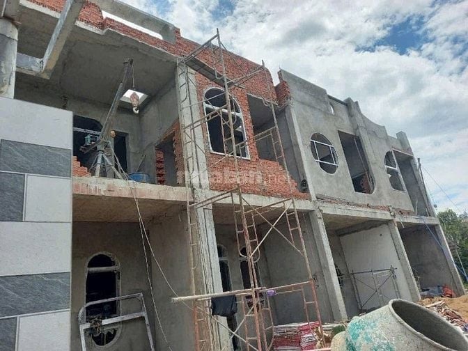 Bán Nhà đẹp 1 trệt 1 lầu Tân Vạn 3pn  xây mới 100% chìa khoá trao tay 