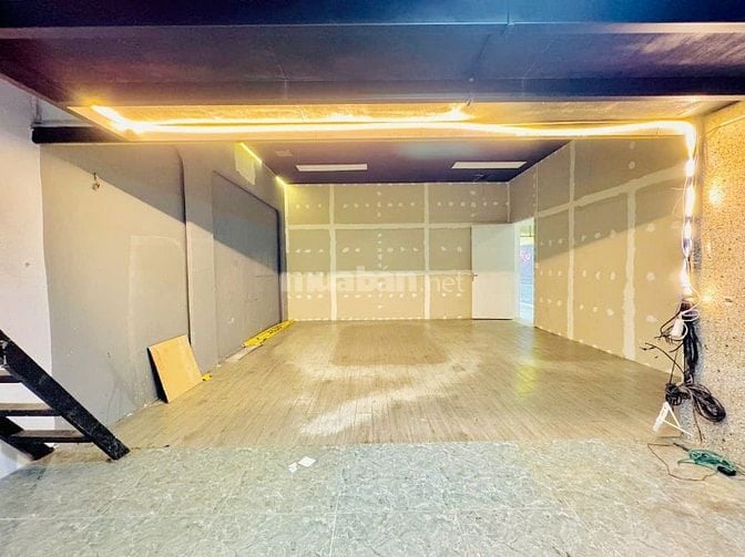 CHO THUÊ NHÀ MẶT TIỀN PHAN HUY ÍCH, P.14,GÒ VẤP - Diện tích : 8m x38m