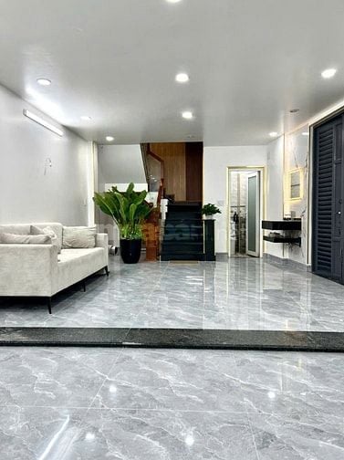 bán nhà q12 10x6(sd 180m2) 5 tầng gần đại học gtvt , giá 5.15 tỷ 