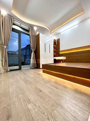 bán nhà q12 10x6(sd 180m2) 5 tầng gần đại học gtvt , giá 5.15 tỷ 