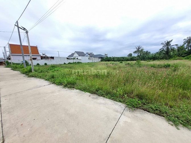 5x54 cập bên KCN Phước Đông, đường bê tông. 700tr 