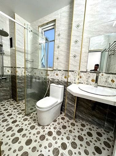 bán nhà q12 10x6(sd 180m2) 5 tầng gần đại học gtvt , giá 5.15 tỷ 
