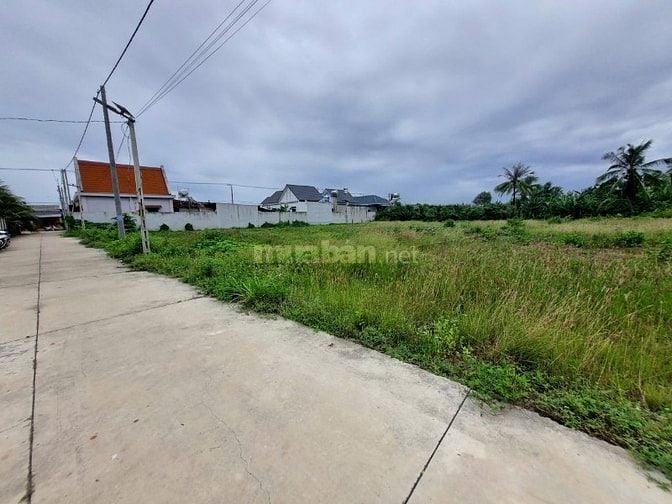5x54 cập bên KCN Phước Đông, đường bê tông. 700tr 