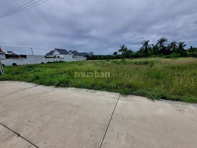 5x54 cập bên KCN Phước Đông, đường bê tông. 700tr 