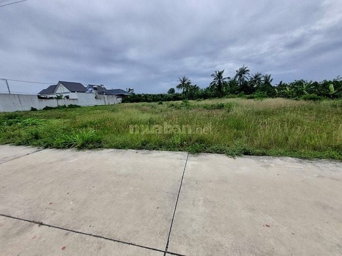 5x54 cập bên KCN Phước Đông, đường bê tông. 700tr 