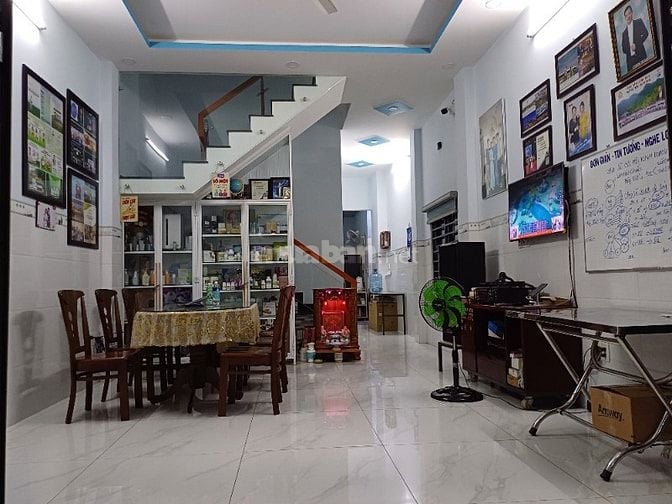 NHÀ BÁN Chính Chủ : 4 × 22 ( Nở Hậu ) .