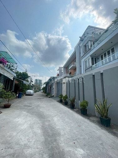 Nhà 50,9m2, 4 phòng ngủ, 4wc, bếp, sân thượng trước sau