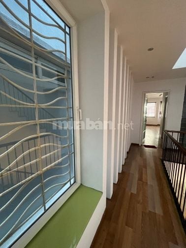 Phố Nhật Linh Lang lô góc, 3 thoáng, sổ to, vuông trước sau 