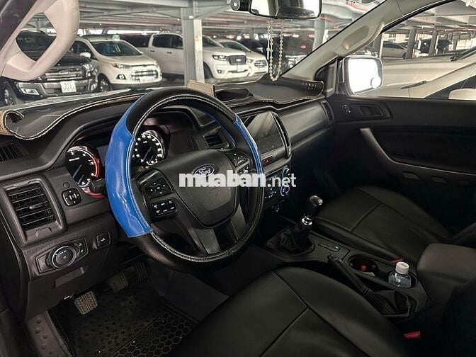 Ford Ranger XLS 2020, bảo hành 2026, vay 70%