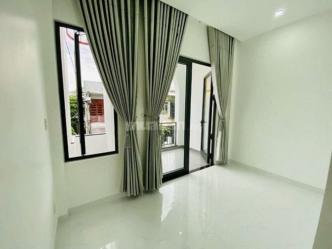 Mẹ tôi cần bán gấp nhà ở Lê Đình Cẩn , Bình Tân , TPHCM