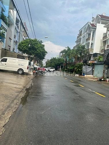Bán nhà góc 2MT đường Số 29, DT 12 x 20m, cấp 4, giá 29.5 tỷ.