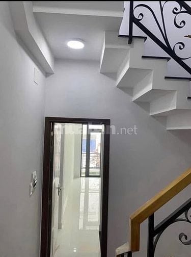 3,75 tỷ nhà xây mới 4x8,5 ( 2 lầu btct ) 4pn lớn hẻm 3met thông