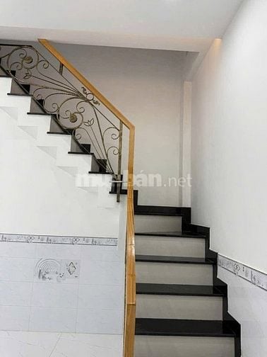3,75 tỷ nhà xây mới 4x8,5 ( 2 lầu btct ) 4pn lớn hẻm 3met thông